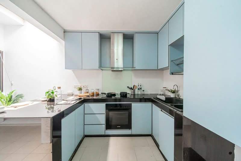 Teacher's Housing Estate, Iqbal Avenue, 3 Bedrooms, 1,195 sqft, Walk-up Apartment For Sale, by Paulynn Tay, 500218435 - Kitchen - PropertyGuru.com.sg
