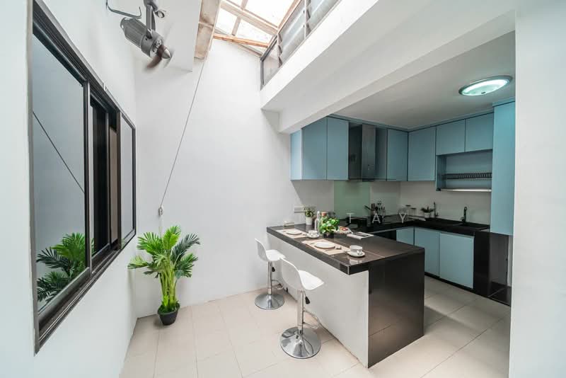 Teacher's Housing Estate, Iqbal Avenue, 3 Bedrooms, 1,195 sqft, Walk-up Apartment For Sale, by Paulynn Tay, 500218435 - Kitchen - PropertyGuru.com.sg