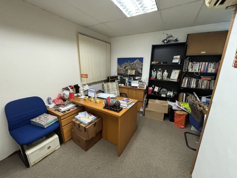 Ubi Centre, 57 Ubi Avenue 1, Eunos / Geylang / Paya Lebar, 2,884 sqft, Light Industrial (B1) For Sale, by Bernard Tay, 500218441 - Study - CommercialGuru.com.sg