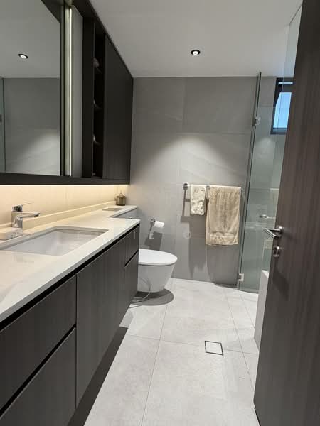 Fulton Hill, Fulton Road, 4 Bedrooms, 2,223 sqft, Corner Terrace For Sale, by Elsie Ong, 500218443 - Bathroom - PropertyGuru.com.sg