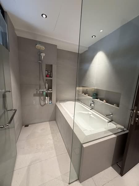 Fulton Hill, Fulton Road, 4 Bedrooms, 2,223 sqft, Corner Terrace For Sale, by Elsie Ong, 500218443 - Bathroom - PropertyGuru.com.sg
