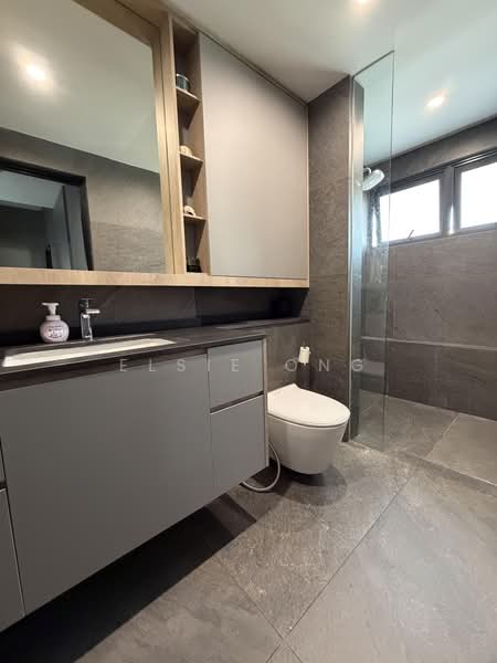 Fulton Hill, Fulton Road, 4 Bedrooms, 2,223 sqft, Corner Terrace For Sale, by Elsie Ong, 500218443 - Bathroom - PropertyGuru.com.sg