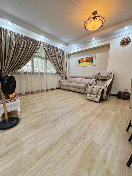 406B Fernvale Road, 406B Fernvale Road, 3 Bedrooms, 968 sqft, HDB Flat For Sale, by Michelle Tan, 500218447 - Living Room - PropertyGuru.com.sg