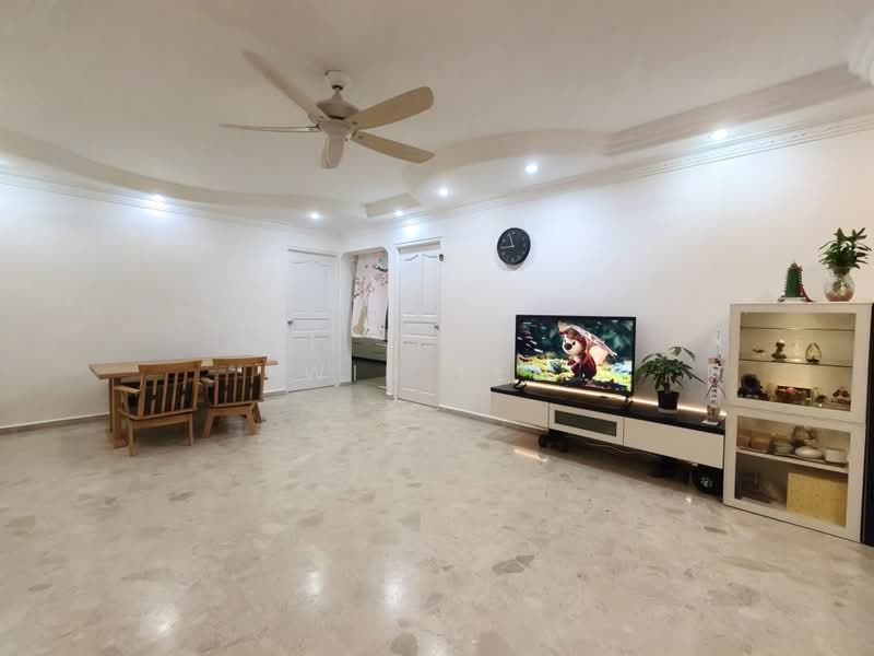 272 Tampines Street 22, 272 Tampines Street 22, 3 Bedrooms, 1,130 sqft, HDB Flat For Sale, by Win Lee, 500218449 - Living Room - PropertyGuru.com.sg