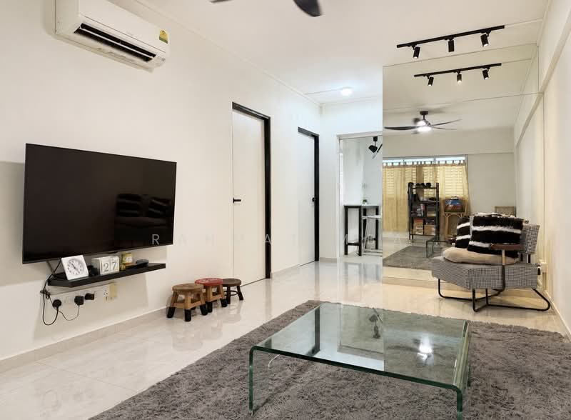 162 Bukit Batok Street 11, 162 Bukit Batok Street 11, 2 Bedrooms, 797 sqft, HDB Flat For Sale, by Rahmat MBA, 500218469 - Living Room - PropertyGuru.com.sg