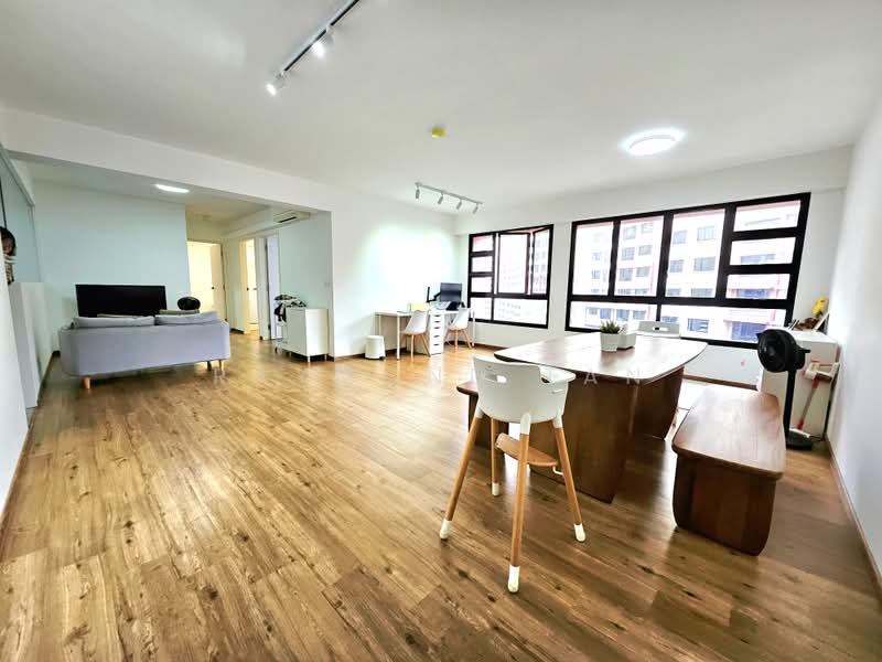 467B Bukit Batok West Avenue 9, 467B Bukit Batok West Avenue 9, 3 Bedrooms, 113 sqft, HDB Flat For Sale, by Raymond Tan, 500218472 - Living Room - PropertyGuru.com.sg