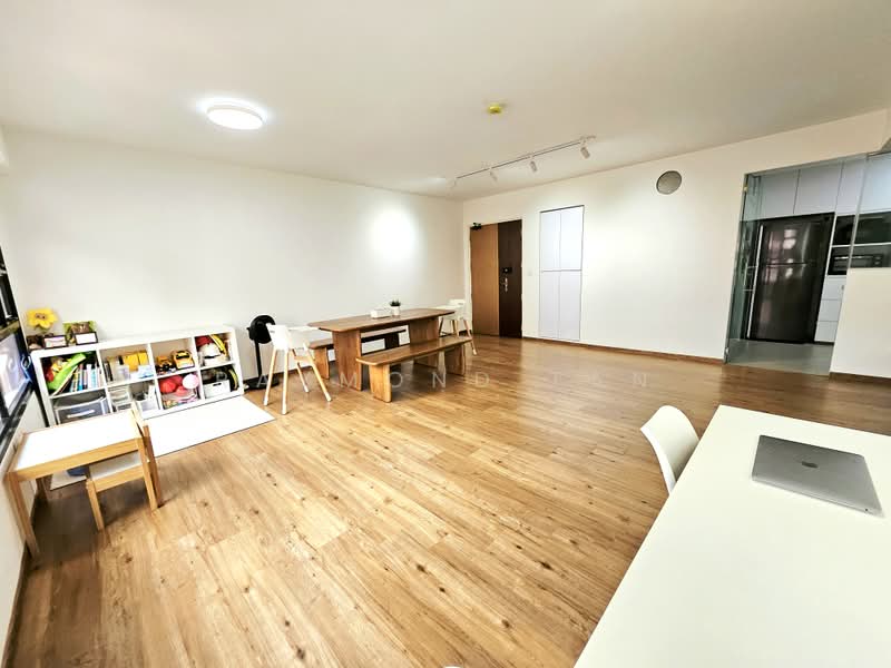 467B Bukit Batok West Avenue 9, 467B Bukit Batok West Avenue 9, 3 Bedrooms, 113 sqft, HDB Flat For Sale, by Raymond Tan, 500218472 - Living Room - PropertyGuru.com.sg