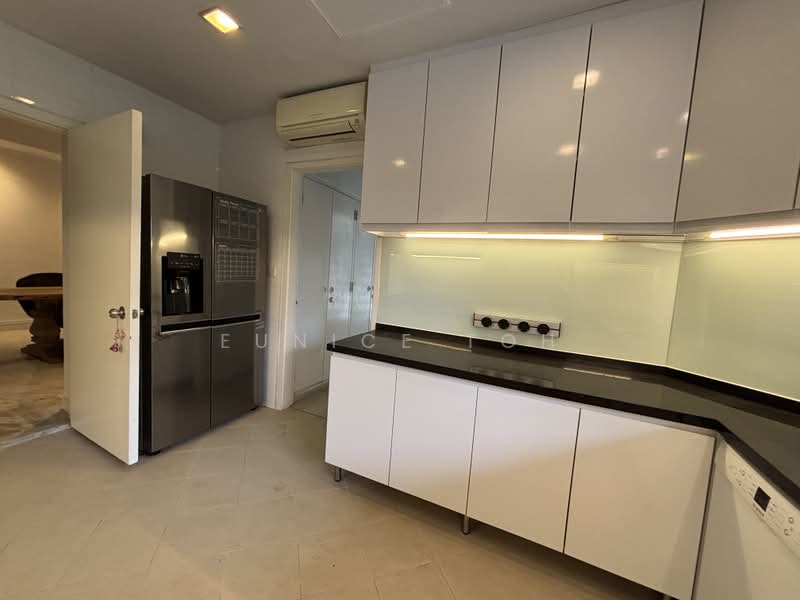 The Arcadia (Arcadia Gardens), 237 Arcadia Road, 4 Bedrooms, 3,810 sqft, Condominium For Rent, by Eunice Toh, 500218482 - Kitchen - PropertyGuru.com.sg