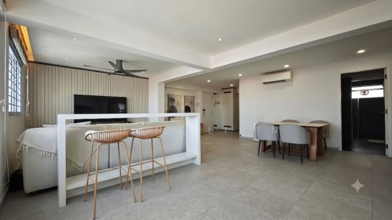 153 Bishan Street 13, 153 Bishan Street 13, 3 Bedrooms, 1,280 sqft, HDB Flat For Sale, by Zheng Libin, 500218486 - Living Room - PropertyGuru.com.sg