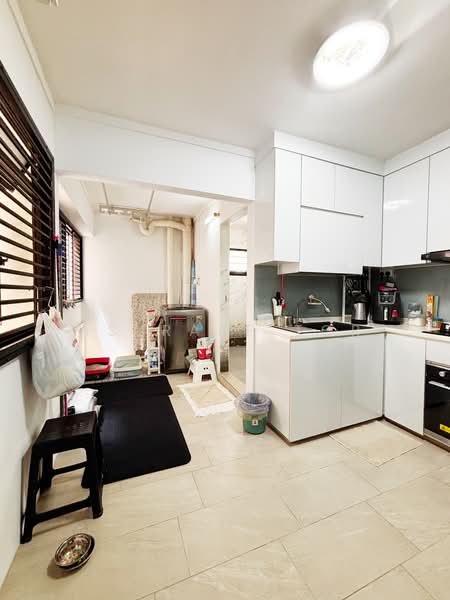 722 Tampines Street 72, 722 Tampines Street 72, 3 Bedrooms, 1,066 sqft, HDB Flat For Sale, by Asyraaf TCR, 500218489 - Kitchen - PropertyGuru.com.sg