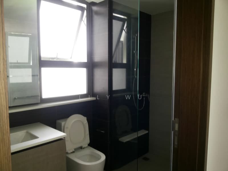 Bellewoods, 106 Woodlands Avenue 5, 2 Bedrooms, 786 sqft, Executive Condominium For Rent, by Lily Wu, 500218490 - Bathroom - PropertyGuru.com.sg