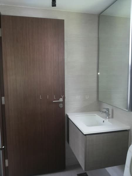 Bellewoods, 106 Woodlands Avenue 5, 2 Bedrooms, 786 sqft, Executive Condominium For Rent, by Lily Wu, 500218490 - Bathroom - PropertyGuru.com.sg