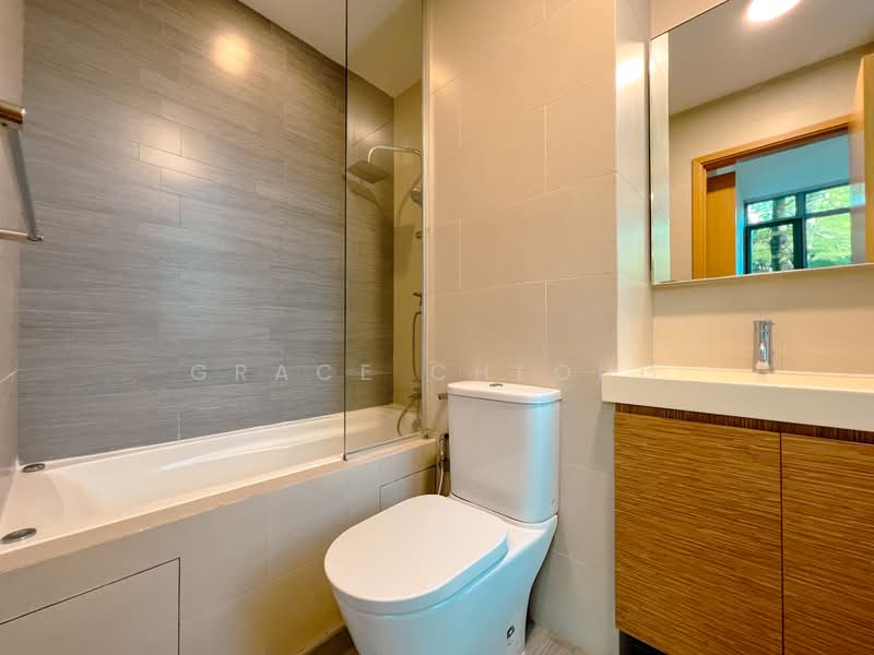 Carabelle, 57 West Coast Way, 2 Bedrooms, 1,152 sqft, Condominium For Rent, by Grace Cheong, 500218491 - Master Bathroom - PropertyGuru.com.sg