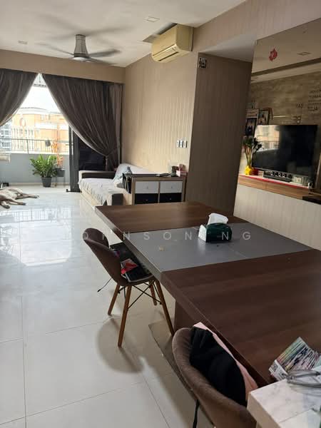 Prive, 33 Punggol Field, 3 Bedrooms, 1,098 sqft, Executive Condominium For Sale, by Johnson Ng, 500218499 - Living Room - PropertyGuru.com.sg