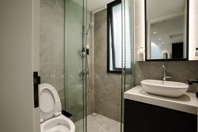 The Beacon Edge, 250 Tembeling Road, 3 Bedrooms, 1,442 sqft, Apartment For Sale, by Mak Hui Lyn, 500218503 - Bathroom - PropertyGuru.com.sg