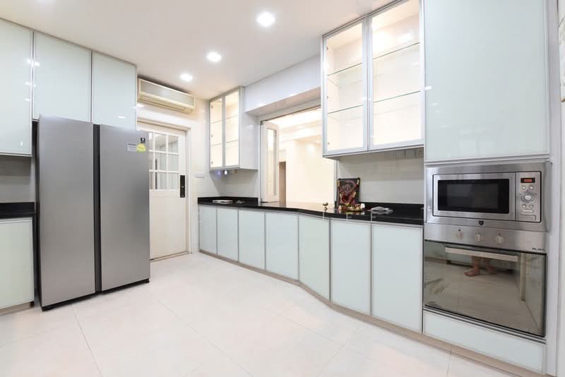 Regency Park, 9 Nathan Road, 4 Bedrooms, 3,650 sqft, Condominium For Rent, by Edwin Lee, 500218517 - PropertyGuru.com.sg