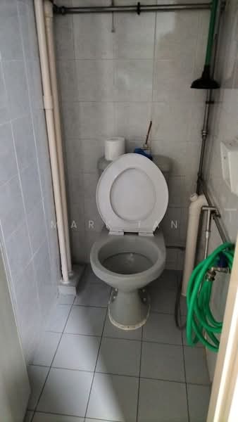 6 Marsiling Drive, 6 Marsiling Drive, Room Rental, 110 sqft, HDB Flat For Rent, by Mark Tan, 500218519 - Bathroom - PropertyGuru.com.sg