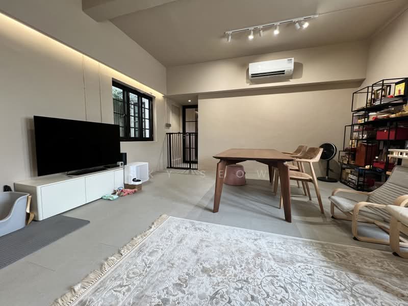 71 Seng Poh Road, 71 Seng Poh Road, 3 Bedrooms, 764 sqft, Walk-up Apartment For Sale, by Sky Seow, 500218529 - Living Room - PropertyGuru.com.sg