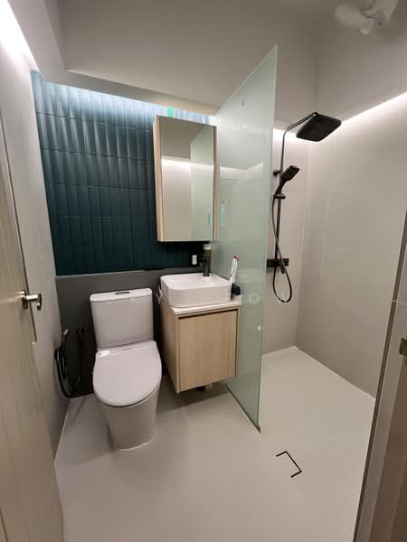 71 Seng Poh Road, 71 Seng Poh Road, 3 Bedrooms, 764 sqft, Walk-up Apartment For Sale, by Sky Seow, 500218529 - Bathroom - PropertyGuru.com.sg