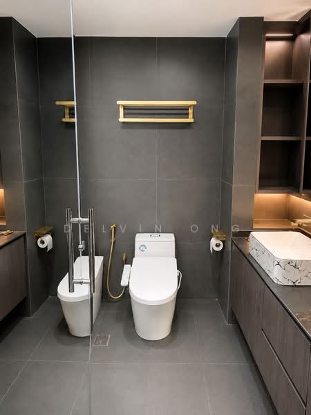 Parc Vista, 452 Corporation Road, 2 Bedrooms, 1,259 sqft, Condominium For Sale, by Delvin Ong, 500218545 - Bathroom - PropertyGuru.com.sg