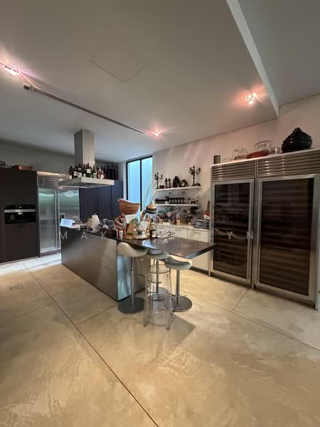 Cul-de-Sac Resort-Style 2.5-Storey Semi-Detached with Private Swimming Pool & Lush Greenery, Watten Estate, 4 Bedrooms, 5,000 sqft, Semi-Detached House For Sale, by Mak Hui Lyn, 500218548 - Kitchen - PropertyGuru.com.sg