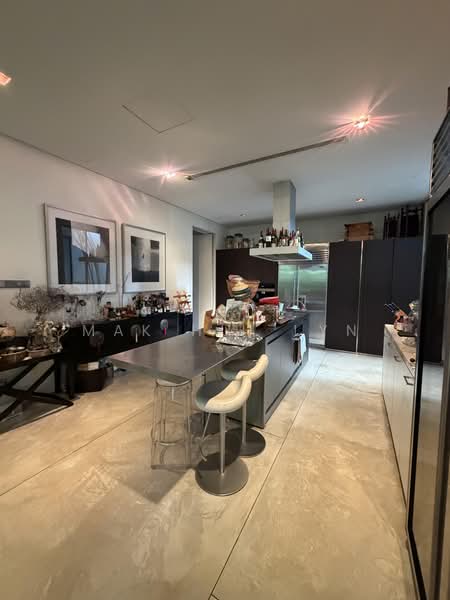 Cul-de-Sac Resort-Style 2.5-Storey Semi-Detached with Private Swimming Pool & Lush Greenery, Watten Estate, 4 Bedrooms, 5,000 sqft, Semi-Detached House For Sale, by Mak Hui Lyn, 500218548 - Kitchen - PropertyGuru.com.sg