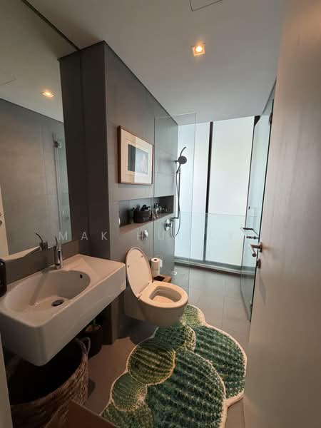 Cul-de-Sac Resort-Style 2.5-Storey Semi-Detached with Private Swimming Pool & Lush Greenery, Watten Estate, 4 Bedrooms, 5,000 sqft, Semi-Detached House For Sale, by Mak Hui Lyn, 500218548 - Bathroom - PropertyGuru.com.sg