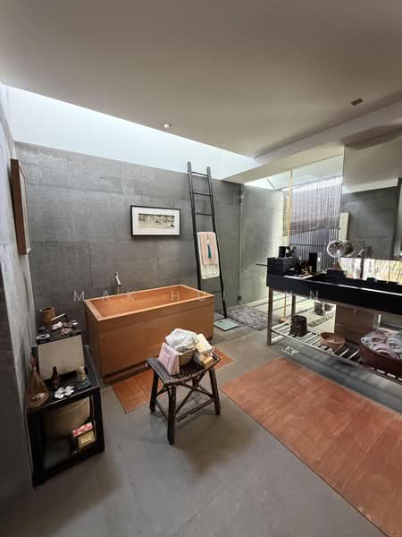Cul-de-Sac Resort-Style 2.5-Storey Semi-Detached with Private Swimming Pool & Lush Greenery, Watten Estate, 4 Bedrooms, 5,000 sqft, Semi-Detached House For Sale, by Mak Hui Lyn, 500218548 - Bathroom - PropertyGuru.com.sg