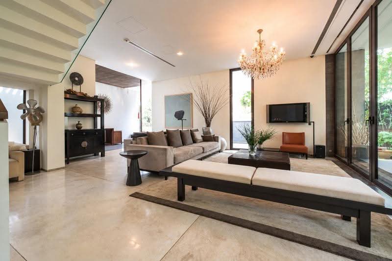 Cul-de-Sac Resort-Style 2.5-Storey Semi-Detached with Private Swimming Pool & Lush Greenery, Watten Estate, Newton / Novena, 4 Bedrooms, 5,000 sqft, Semi-Detached House For Sale, by Mak Hui Lyn, 500218548 - PropertyGuru.com.sg