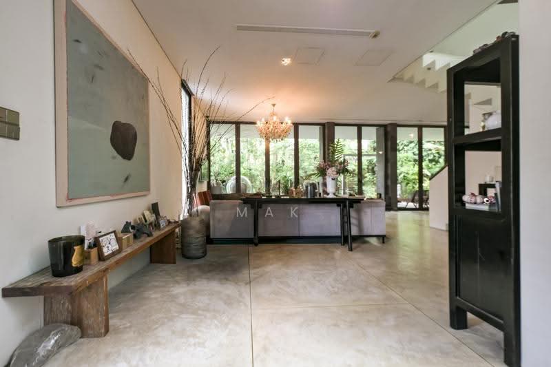 Cul-de-Sac Resort-Style 2.5-Storey Semi-Detached with Private Swimming Pool & Lush Greenery, Watten Estate, Newton / Novena, 4 Bedrooms, 5,000 sqft, Semi-Detached House For Sale, by Mak Hui Lyn, 500218548 - PropertyGuru.com.sg