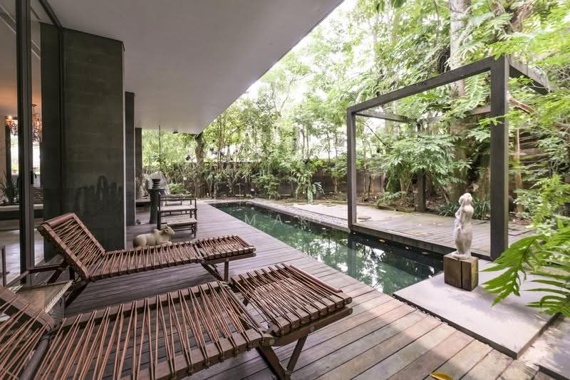Cul-de-Sac Resort-Style 2.5-Storey Semi-Detached with Private Swimming Pool & Lush Greenery, Watten Estate, Newton / Novena, 4 Bedrooms, 5,000 sqft, Semi-Detached House For Sale, by Mak Hui Lyn, 500218548 - PropertyGuru.com.sg