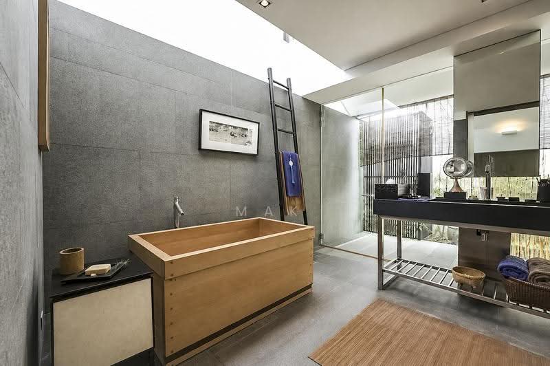 Cul-de-Sac Resort-Style 2.5-Storey Semi-Detached with Private Swimming Pool & Lush Greenery, Watten Estate, Newton / Novena, 4 Bedrooms, 5,000 sqft, Semi-Detached House For Sale, by Mak Hui Lyn, 500218548 - Bathroom - PropertyGuru.com.sg
