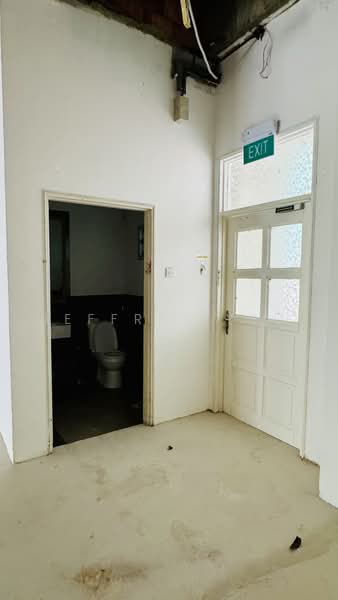 Kim Keat House, 60 Kim Keat Road, 2,500 sqft, Shop / Shophouse For Rent, by Jeffrey Yeo, 500218556 - Bathroom - CommercialGuru.com.sg