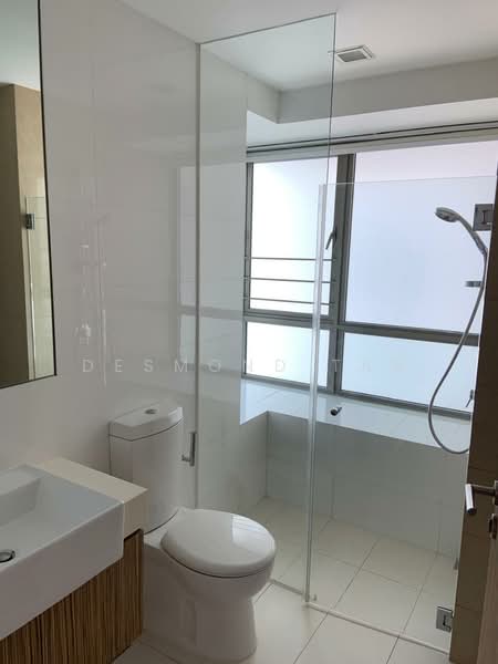 Trevista, 25 Lorong 3 Toa Payoh, 2 Bedrooms, 915 sqft, Condominium For Sale, by Desmond Tan, 500218572 - Bathroom - PropertyGuru.com.sg