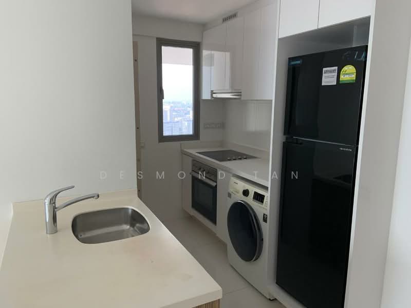 Trevista, 25 Lorong 3 Toa Payoh, 2 Bedrooms, 915 sqft, Condominium For Sale, by Desmond Tan, 500218572 - Kitchen - PropertyGuru.com.sg