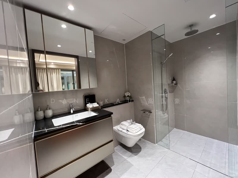 Chuan Park, 240 Lorong Chuan, 2 Bedrooms, 829 sqft, Condominium For Sale, by Dane Kau 高国豪, 500218581 - Bathroom - PropertyGuru.com.sg