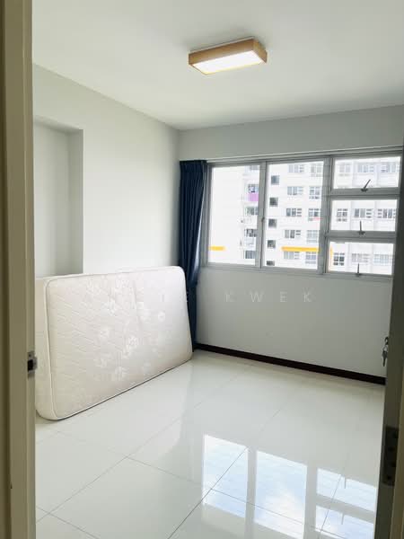 445A Bukit Batok West Avenue 8, 445A Bukit Batok West Avenue 8, 3 Bedrooms, 990 sqft, HDB Flat For Rent, by Angie Kwek, 500218584 - Common Room - PropertyGuru.com.sg