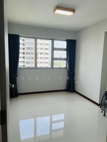 445A Bukit Batok West Avenue 8, 445A Bukit Batok West Avenue 8, 3 Bedrooms, 990 sqft, HDB Flat For Rent, by Angie Kwek, 500218584 - Common Room - PropertyGuru.com.sg