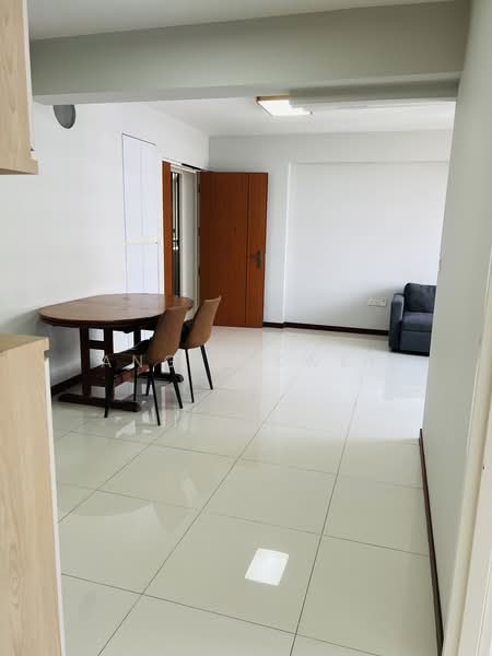 445A Bukit Batok West Avenue 8, 445A Bukit Batok West Avenue 8, 3 Bedrooms, 990 sqft, HDB Flat For Rent, by Angie Kwek, 500218584 - Living Room - PropertyGuru.com.sg