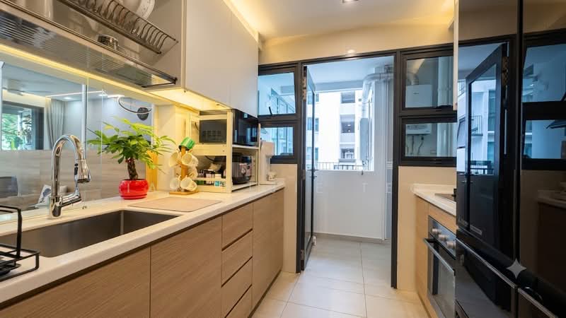 Treasure at Tampines, 49 Tampines Lane, 3 Bedrooms, 1,033 sqft, Condominium For Sale, by Ian Yijie Teo, 500218590 - Kitchen - PropertyGuru.com.sg