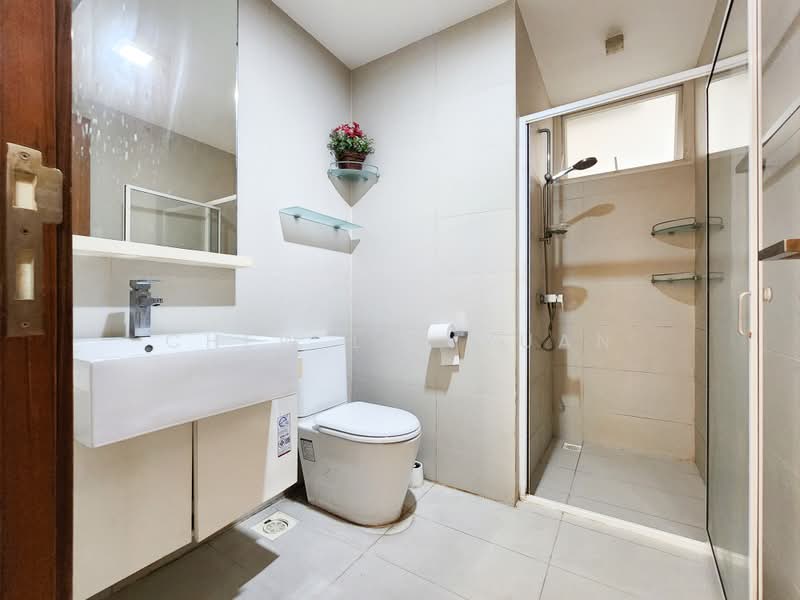 Mi Casa, 323 Choa Chu Kang Avenue 3, 4 Bedrooms, 1,281 sqft, Condominium For Sale, by Chew Lih Yuan, 500218596 - Bathroom - PropertyGuru.com.sg