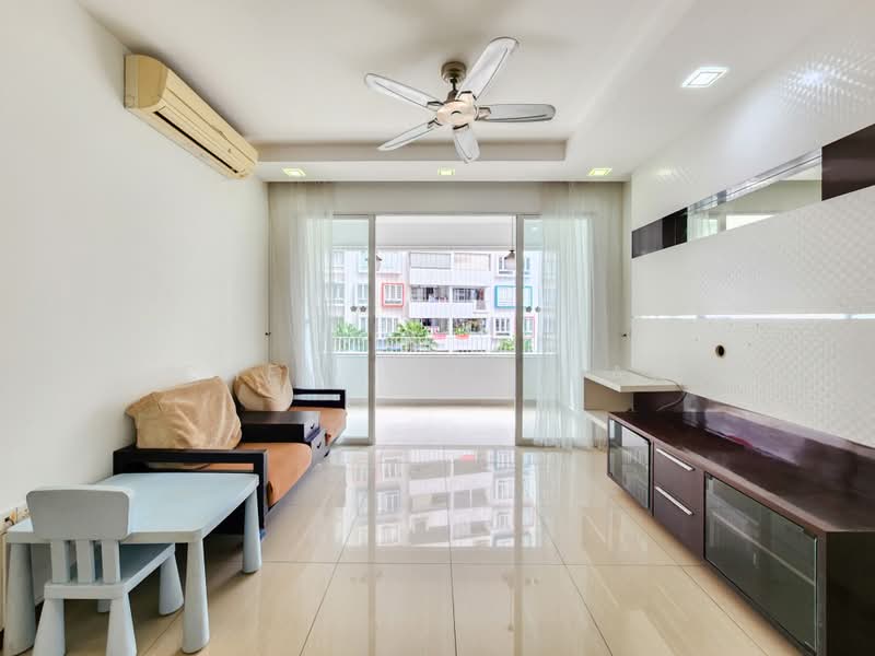 Mi Casa, 323 Choa Chu Kang Avenue 3, 4 Bedrooms, 1,281 sqft, Condominium For Sale, by Chew Lih Yuan, 500218596 - Living Room - PropertyGuru.com.sg