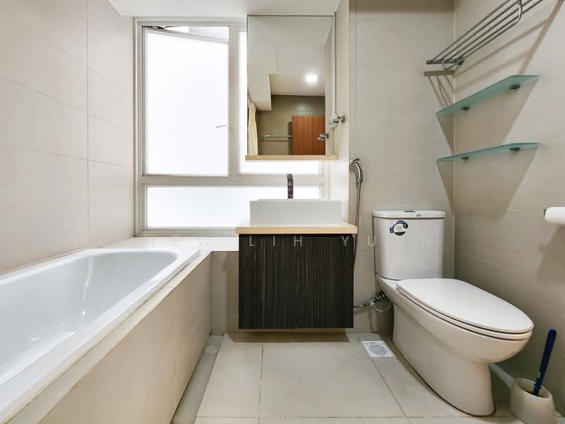 Mi Casa, 323 Choa Chu Kang Avenue 3, 4 Bedrooms, 1,281 sqft, Condominium For Sale, by Chew Lih Yuan, 500218596 - Bathroom - PropertyGuru.com.sg