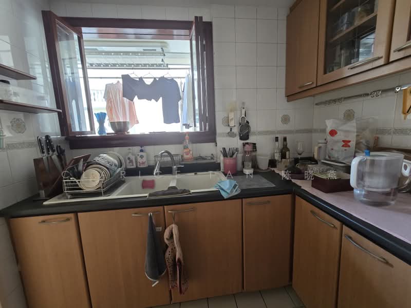 Symphony Heights, 33 Hume Avenue, 3 Bedrooms, 1,345 sqft, Condominium For Rent, by Clarice Tan 陈晓燕, 500218604 - Kitchen - PropertyGuru.com.sg