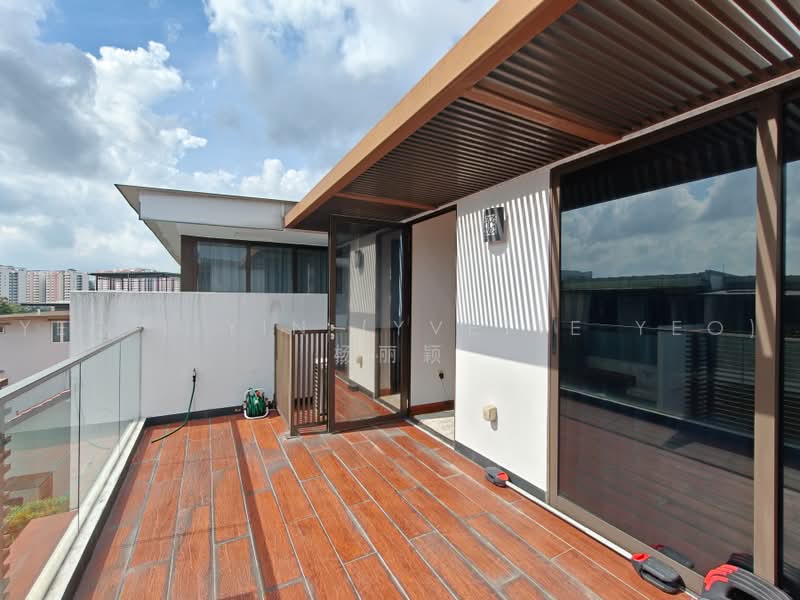 Seletar View, 26 Seletar Hills Drive, 4 Bedrooms, 3,294 sqft, Cluster House For Sale, by Yeo LiYin (Yvette Yeo) 杨丽颖, 500218607 - Balcony - PropertyGuru.com.sg