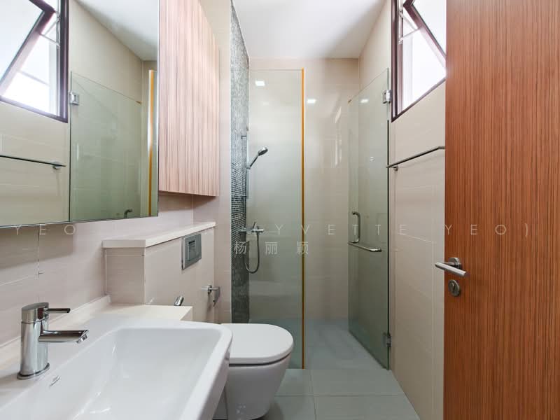 Seletar View, 26 Seletar Hills Drive, 4 Bedrooms, 3,294 sqft, Cluster House For Sale, by Yeo LiYin (Yvette Yeo) 杨丽颖, 500218607 - Junior Master Bathroom - PropertyGuru.com.sg