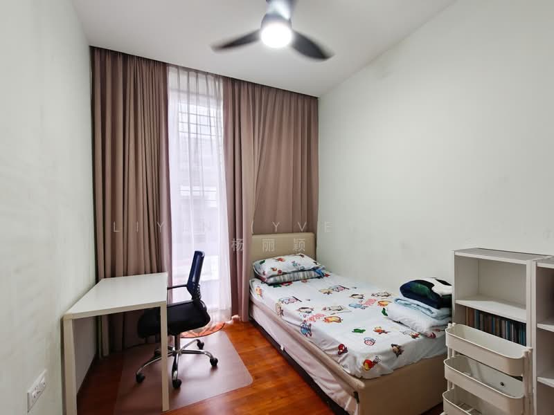Seletar View, 26 Seletar Hills Drive, 4 Bedrooms, 3,294 sqft, Cluster House For Sale, by Yeo LiYin (Yvette Yeo) 杨丽颖, 500218607 - Common Bedroom - PropertyGuru.com.sg