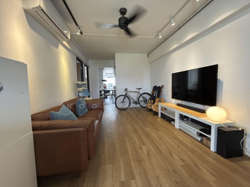 879 Tampines Avenue 8, 879 Tampines Avenue 8, 2 Bedrooms, 796 sqft, HDB Flat For Sale, by Noor Abdul, 500218609 - Living Room - PropertyGuru.com.sg