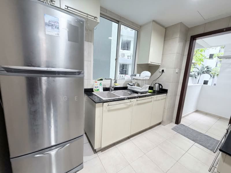 Rio Vista, 22 Upper Serangoon View, 2 Bedrooms, 1,055 sqft, Condominium For Sale, by Geeta Arun, 500218611 - Kitchen - PropertyGuru.com.sg