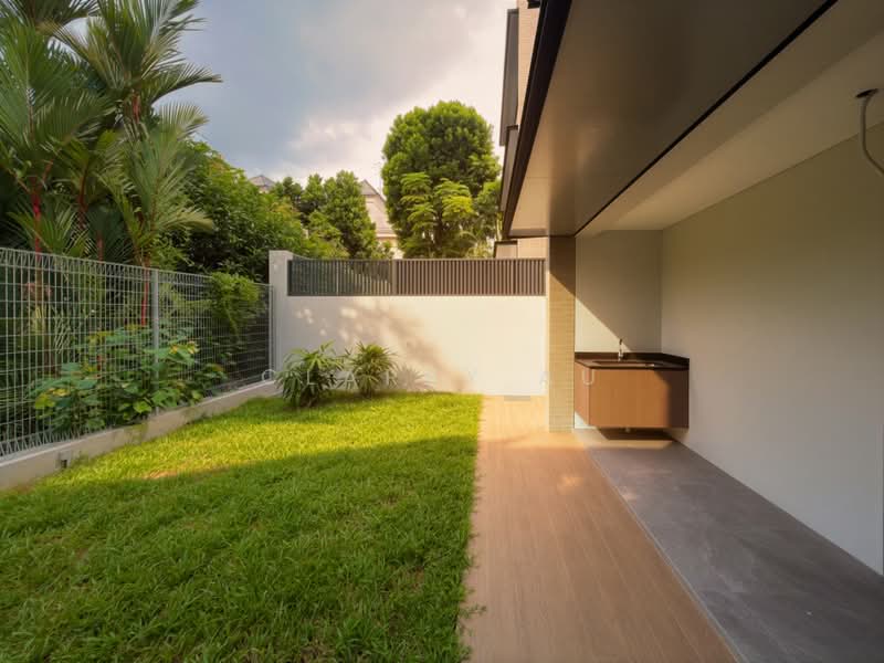 Detached Bungalow @ Braddell Heights Estate | Pool & Lift ★Eminence Landed★, Matlock Rise, Chiltern Drive, Clifton Vale, 6 Bedrooms, 8,969 sqft, Detached House For Sale, by Clarry Au, 500218618 - Exterior - PropertyGuru.com.sg